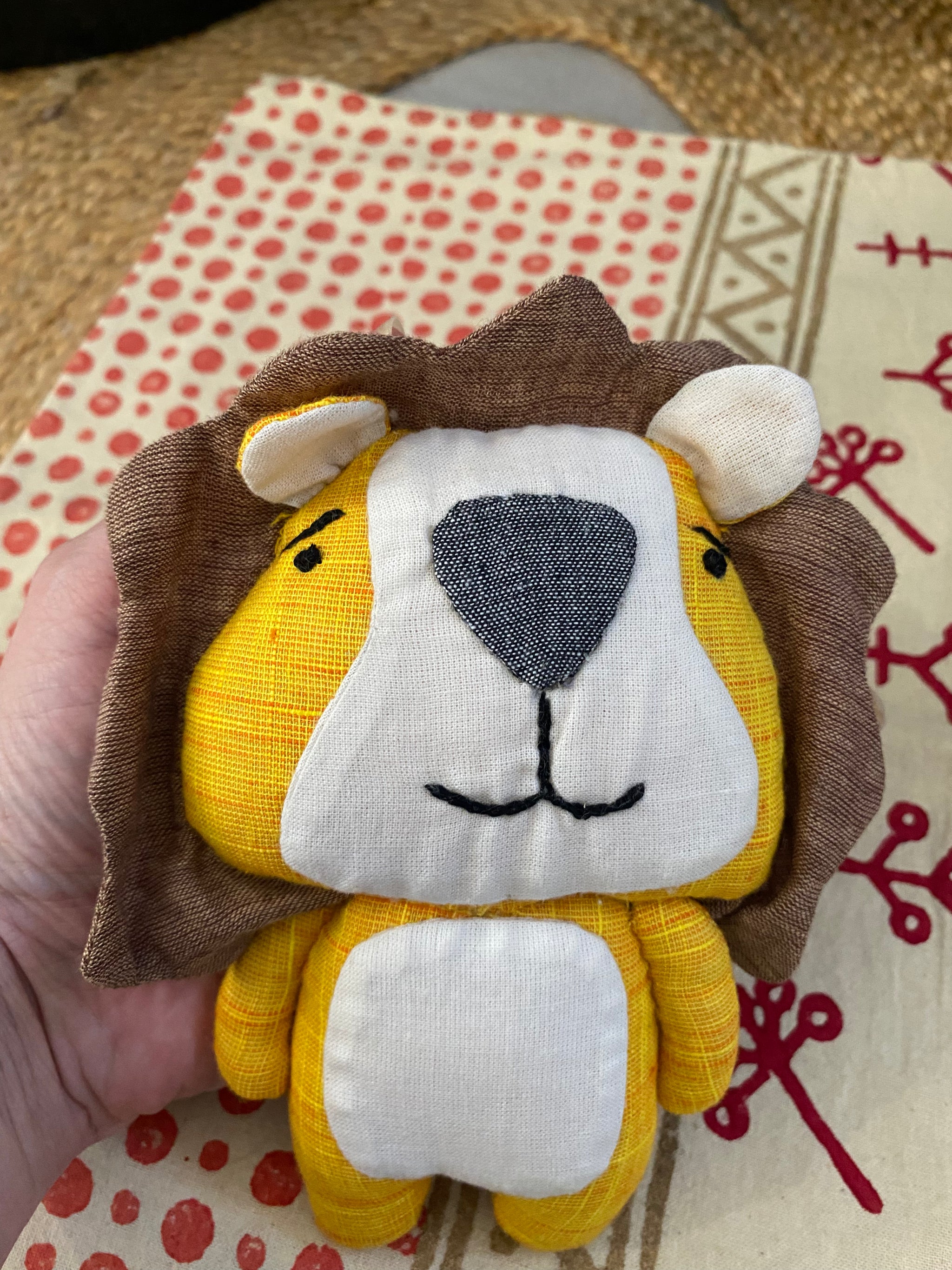 Leo the Lion – Handmade Cotton Soft Toy – Fair Trade (Sasha India)