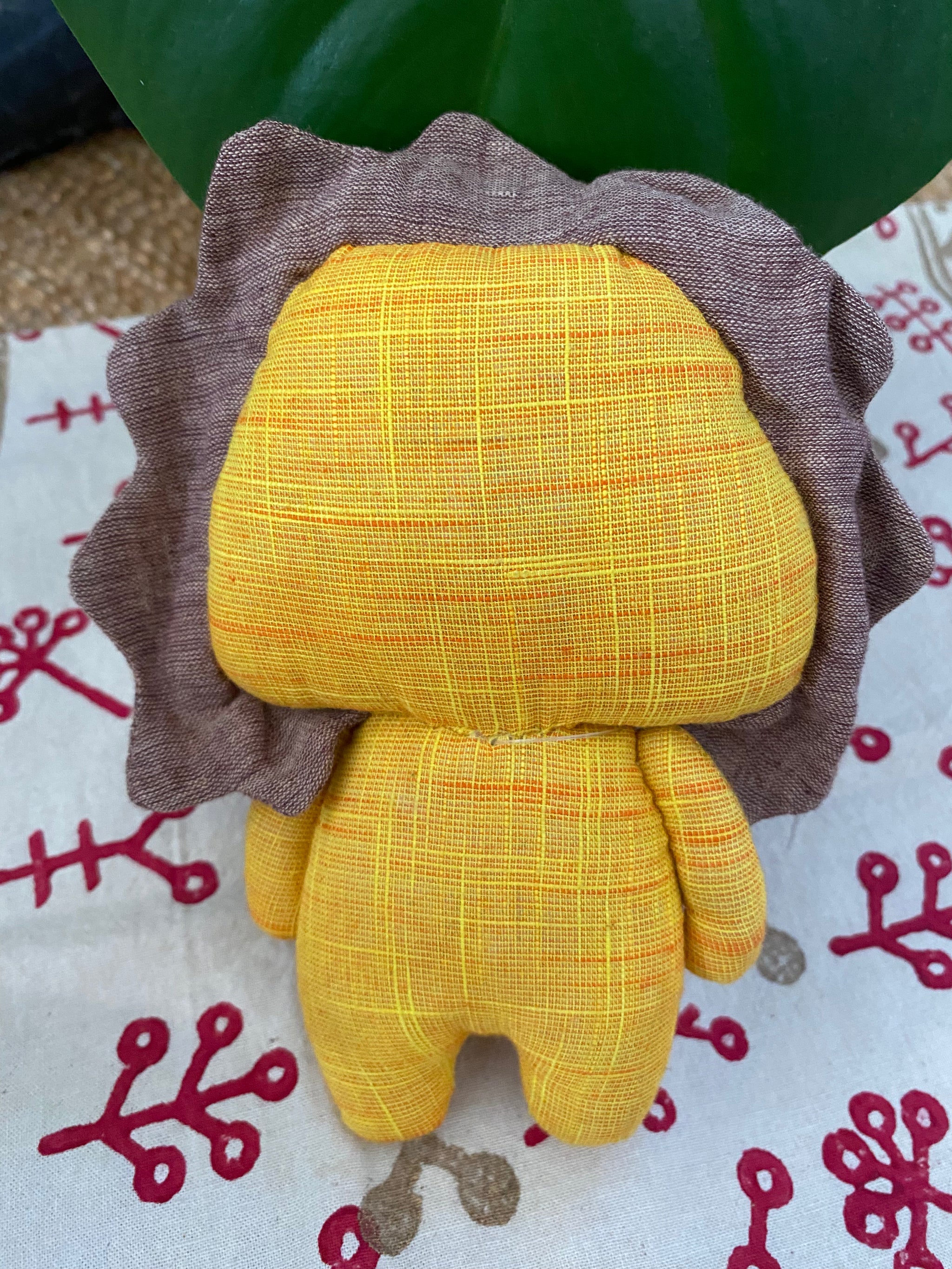 Leo the Lion – Handmade Cotton Soft Toy – Fair Trade (Sasha India)