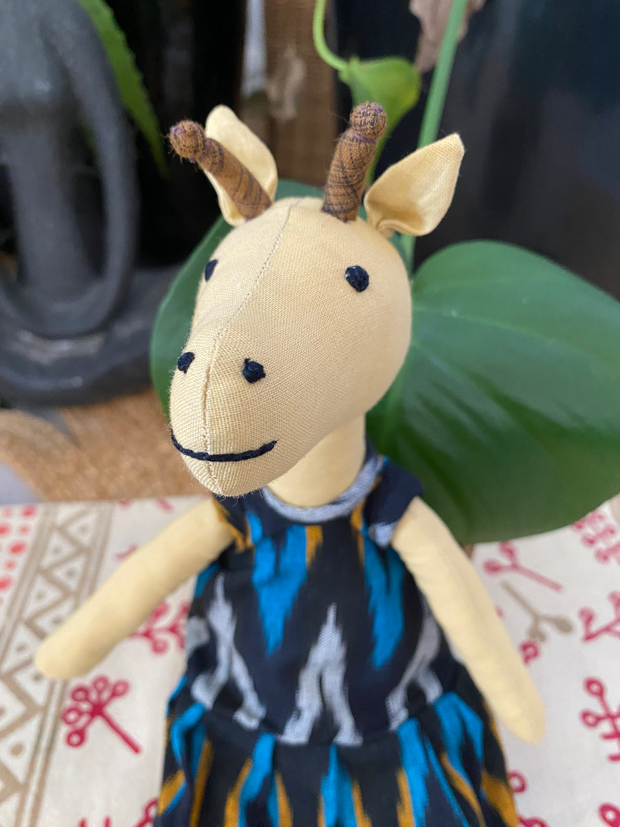 Gertie the Giraffe – Soft Toy in Dress – Fair Trade (Sasha India)