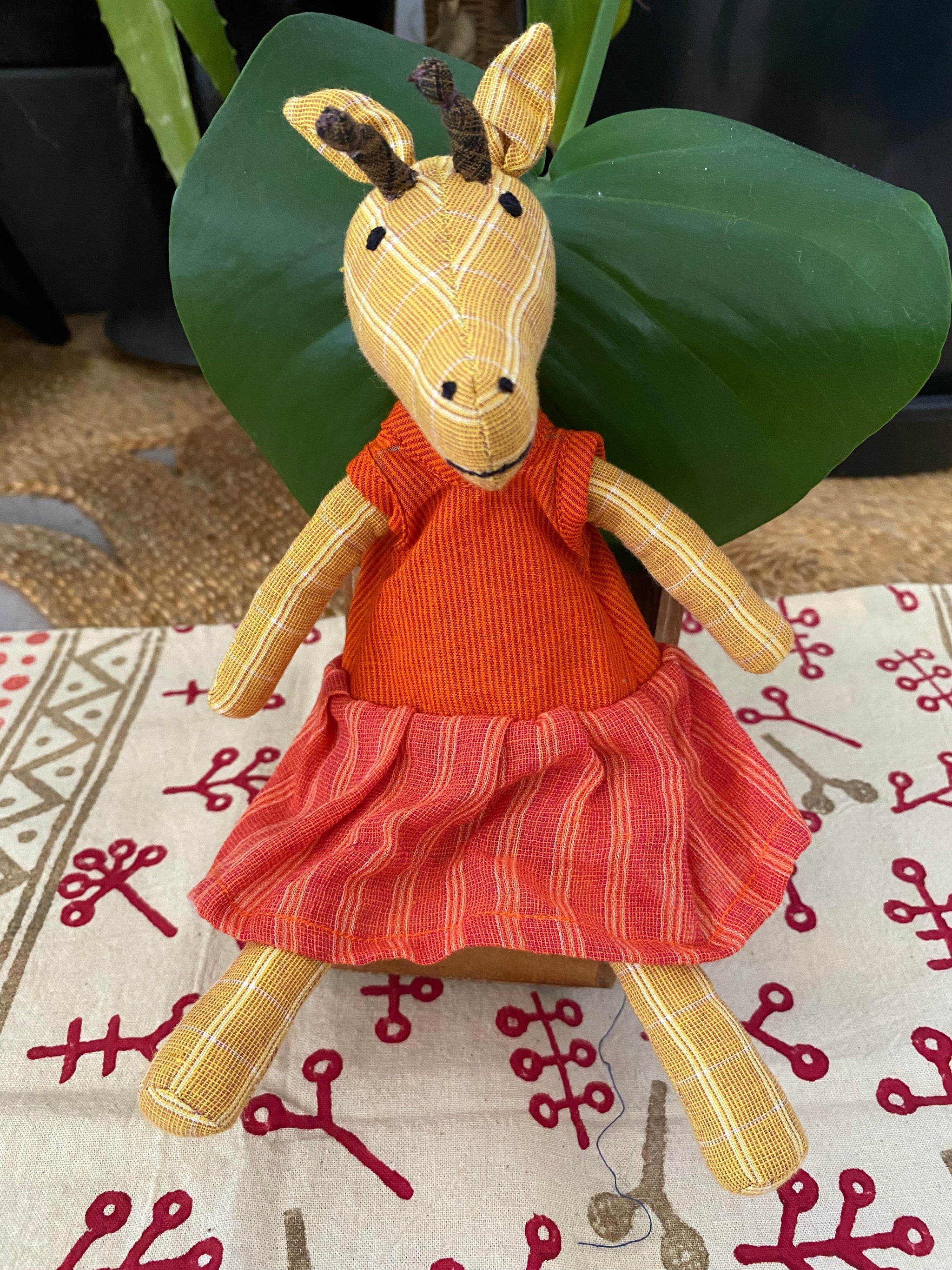 Jaffa the Giraffe β Medium Soft Toy β Fair Trade (Sasha India)