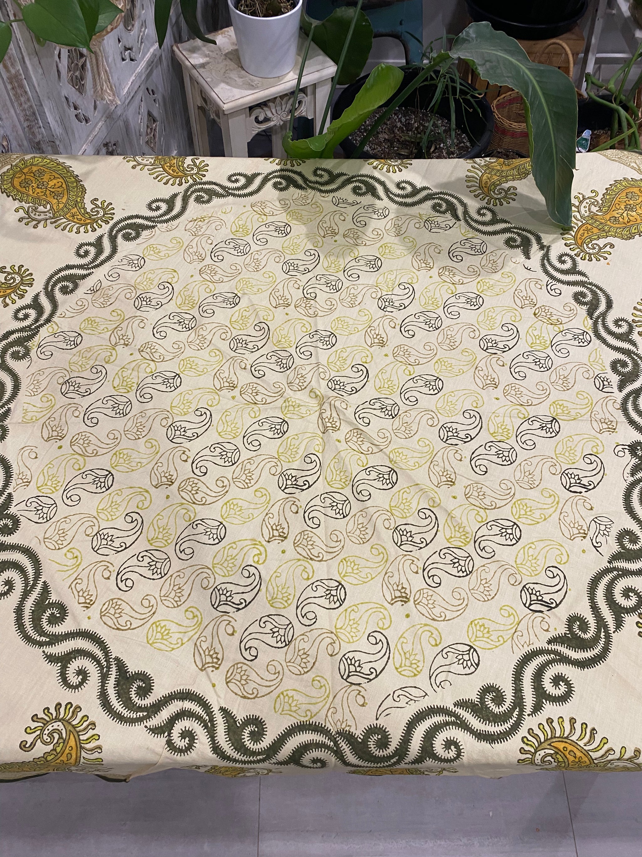 Retro Swirl Round Tablecloth β 160cm Handwoven Cotton β Fair Trade (Sasha India)