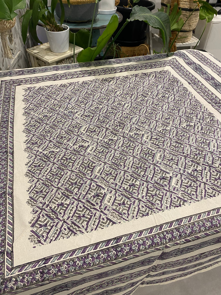 Geometric Calm Round Tablecloth – 160cm Handwoven Cotton – Fair Trade (Sasha India)
