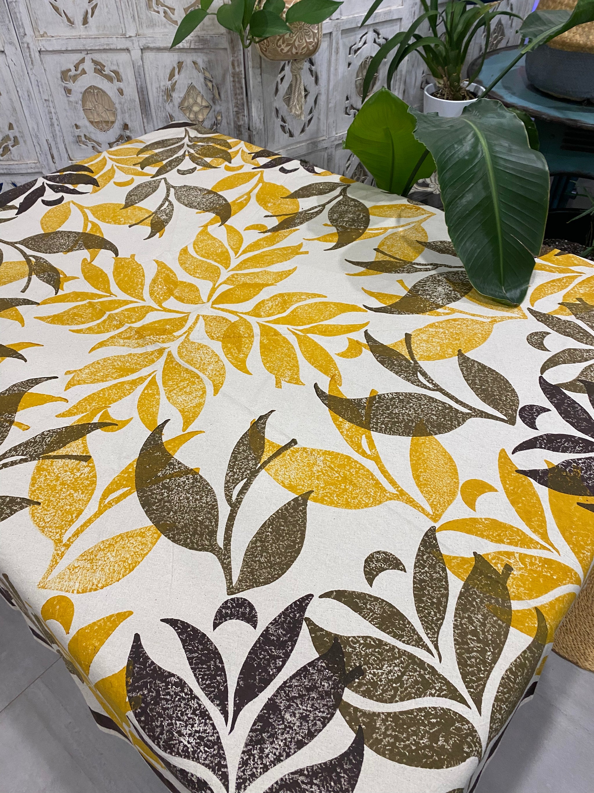 Golden Leaf Round Tablecloth – 160cm Handwoven Cotton – Fair Trade (Sasha India)