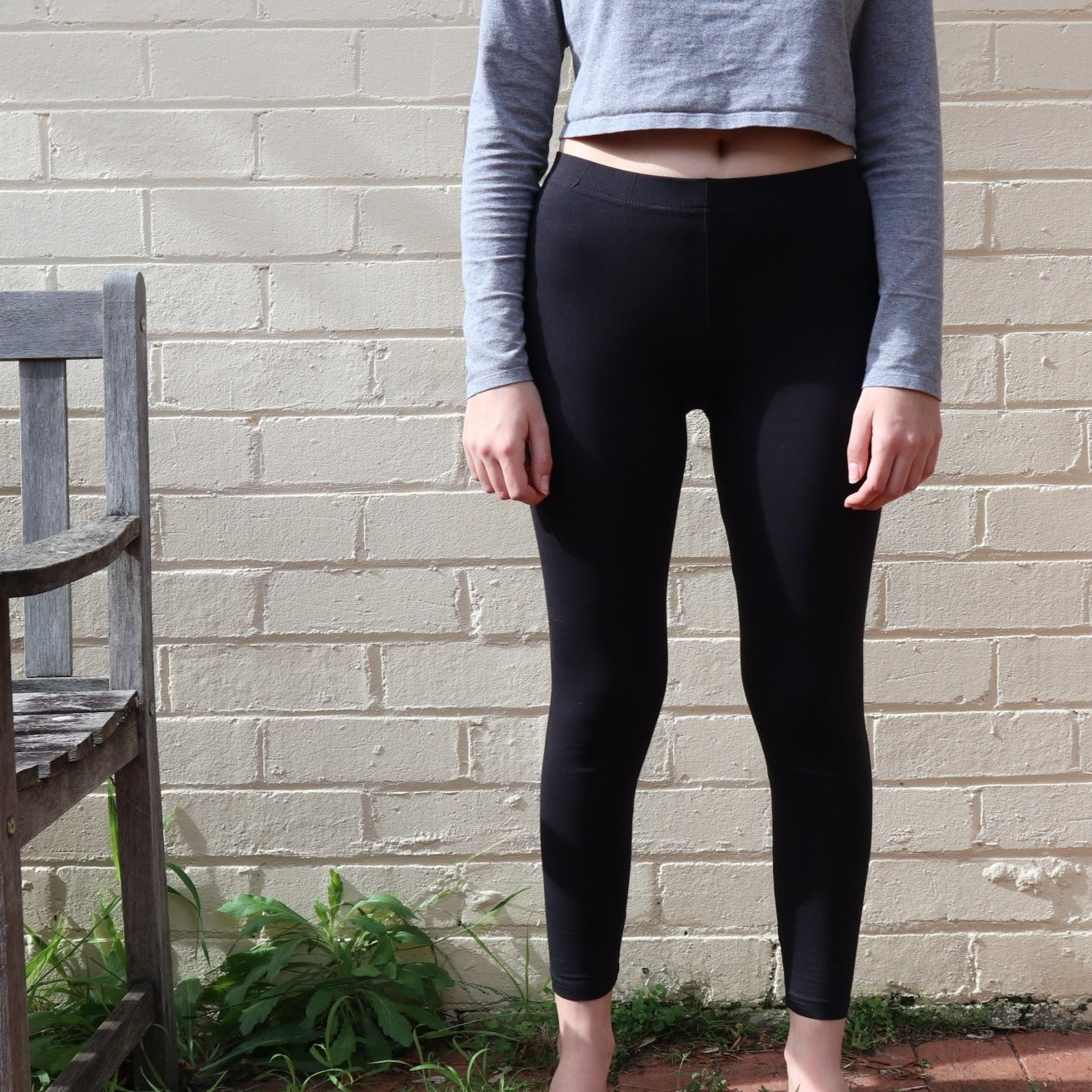 Organic Cotton leggings in a black colouring