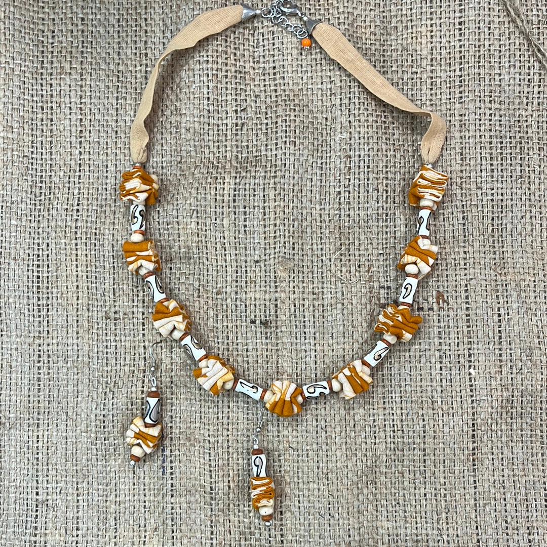 Scrunched Fabric Necklace & Earrings Set – Green or Orange – Fair Trade (Silence, Kolkata)