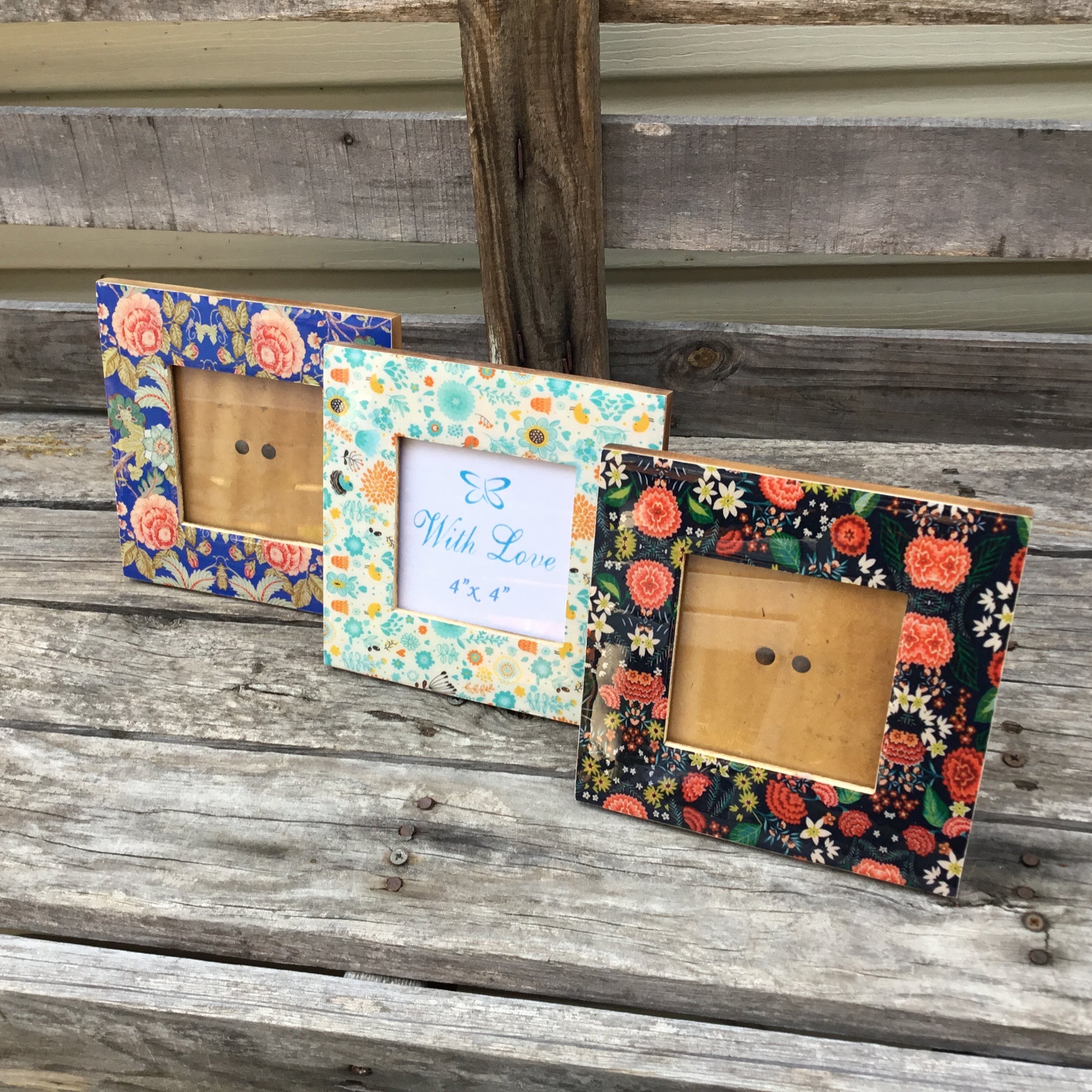 Fair Trade Ethical Resin and Wood Photo Frame Flower Design