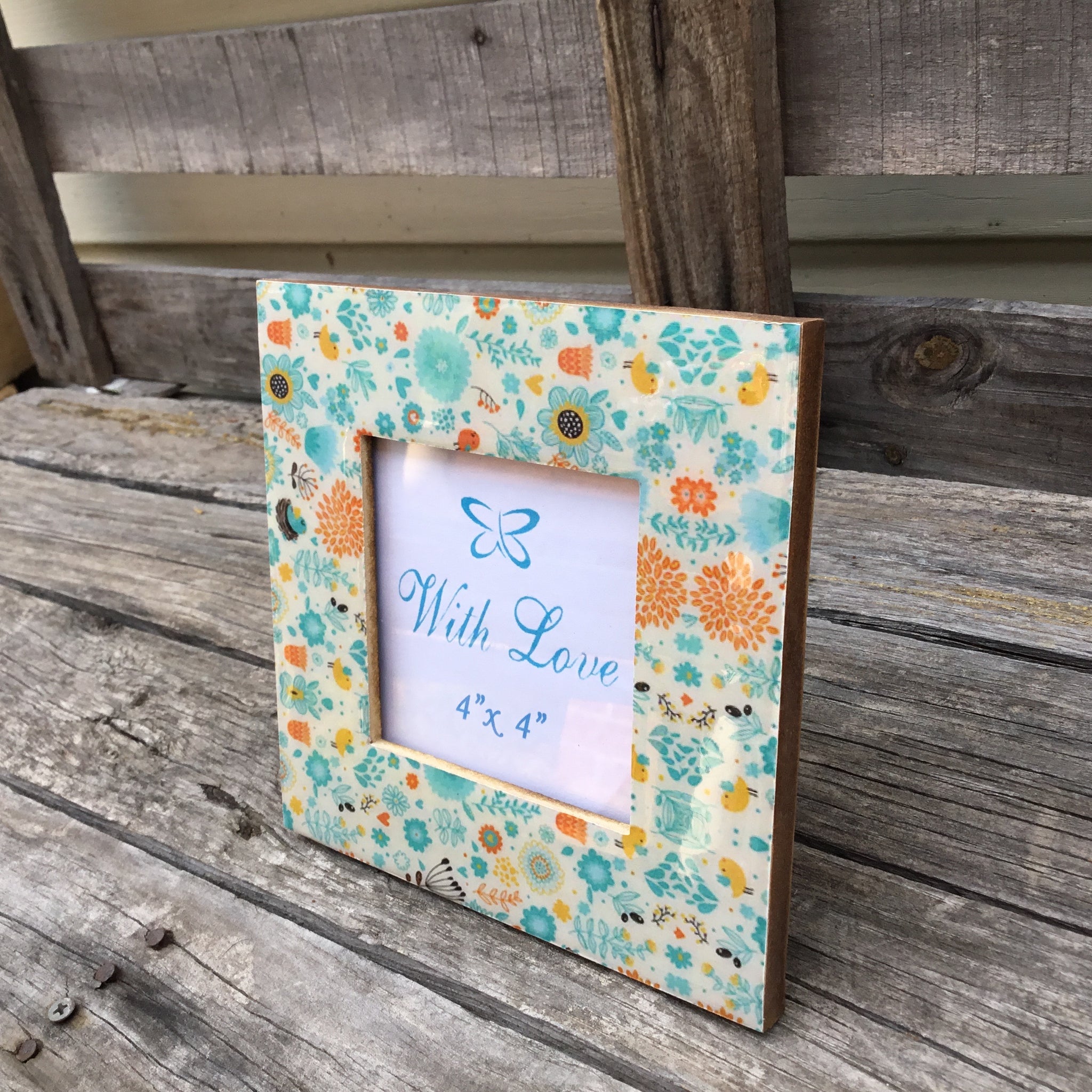 Fair Trade Ethical Resin and Wood Photo Frame Flower Design