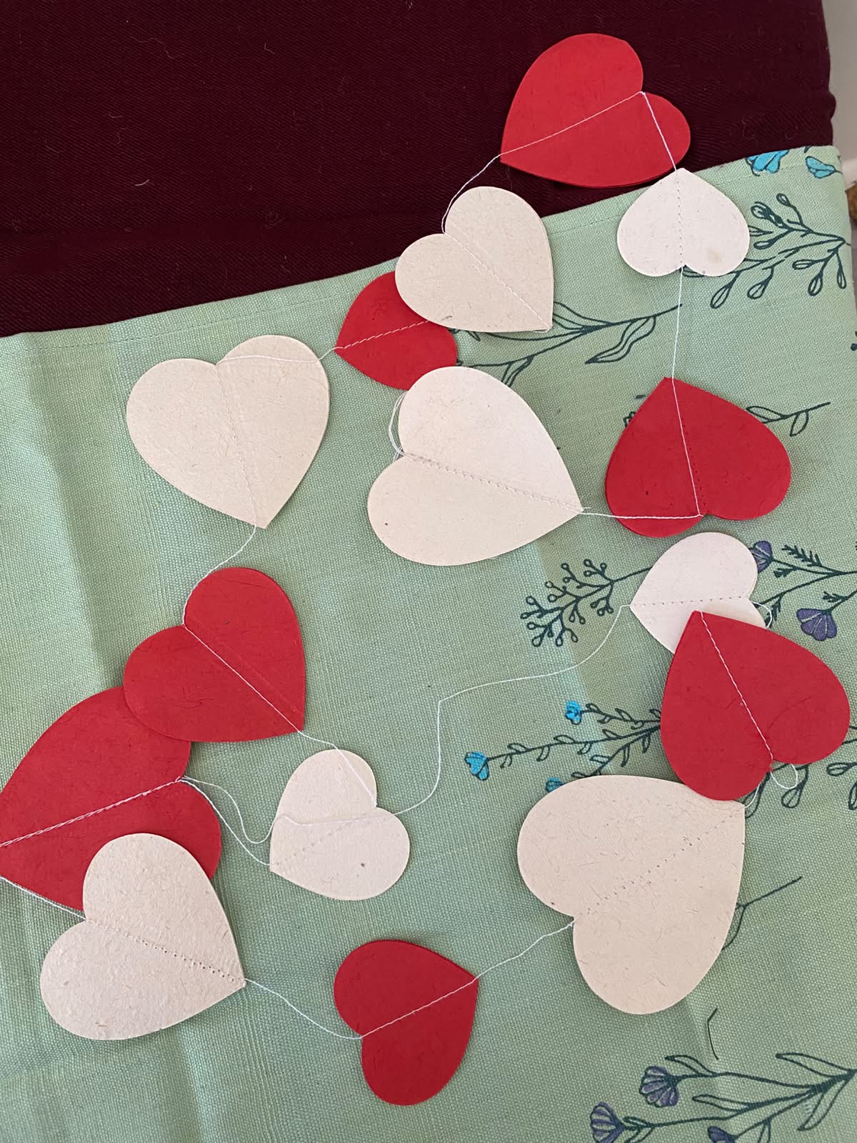 Dhukuti Handmade Red and White Heart Paper Garland