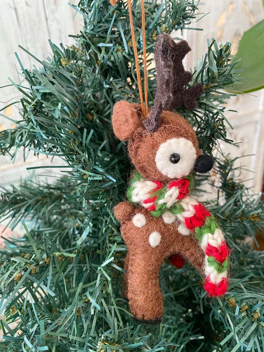 Dhukuti Handmade Felt Reindeer Christmas Tree Decoration