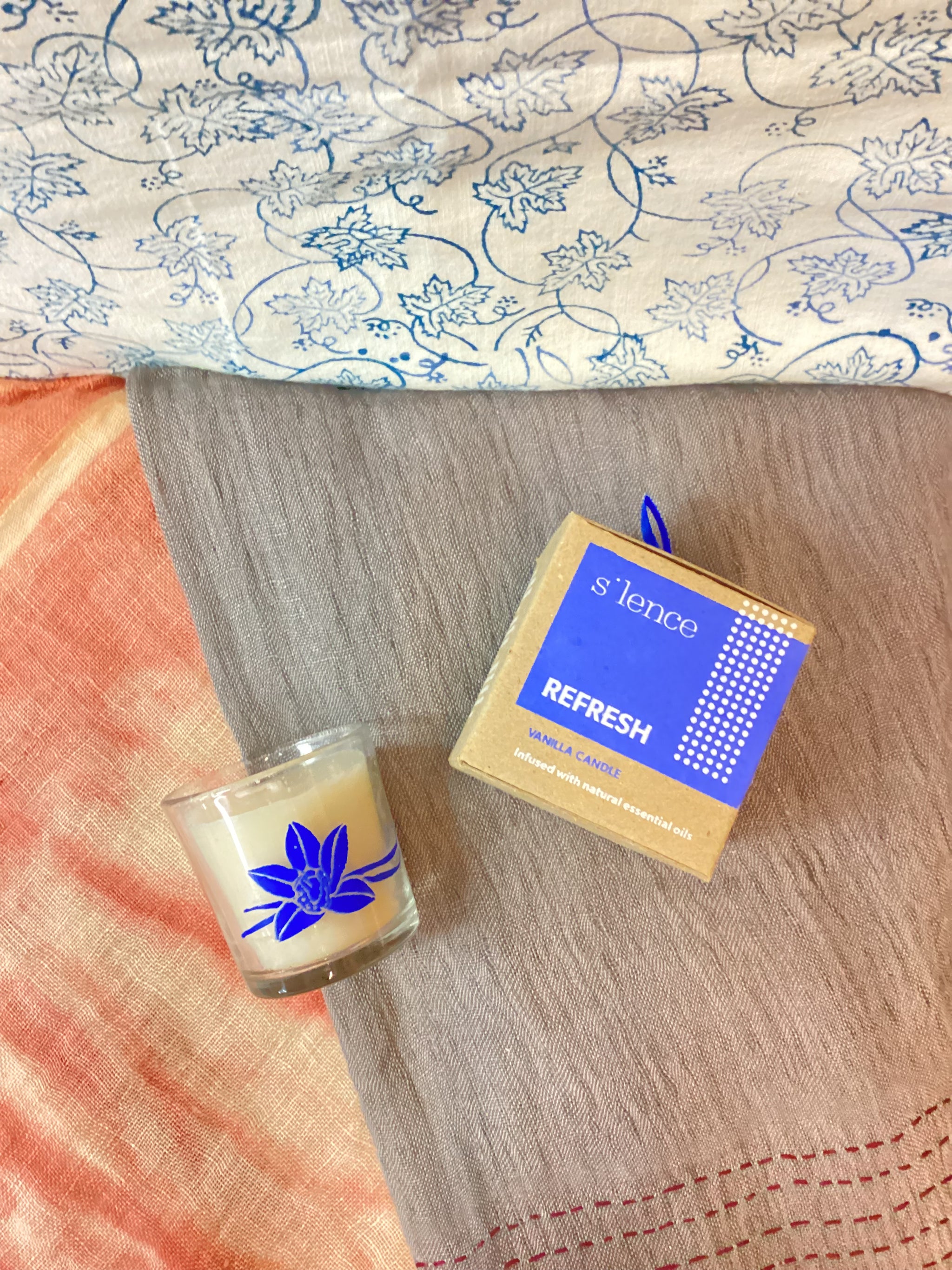 Refresh Vanilla Small Soy Candle – Fair Trade, Hand Painted Shot Glass (Silence India)