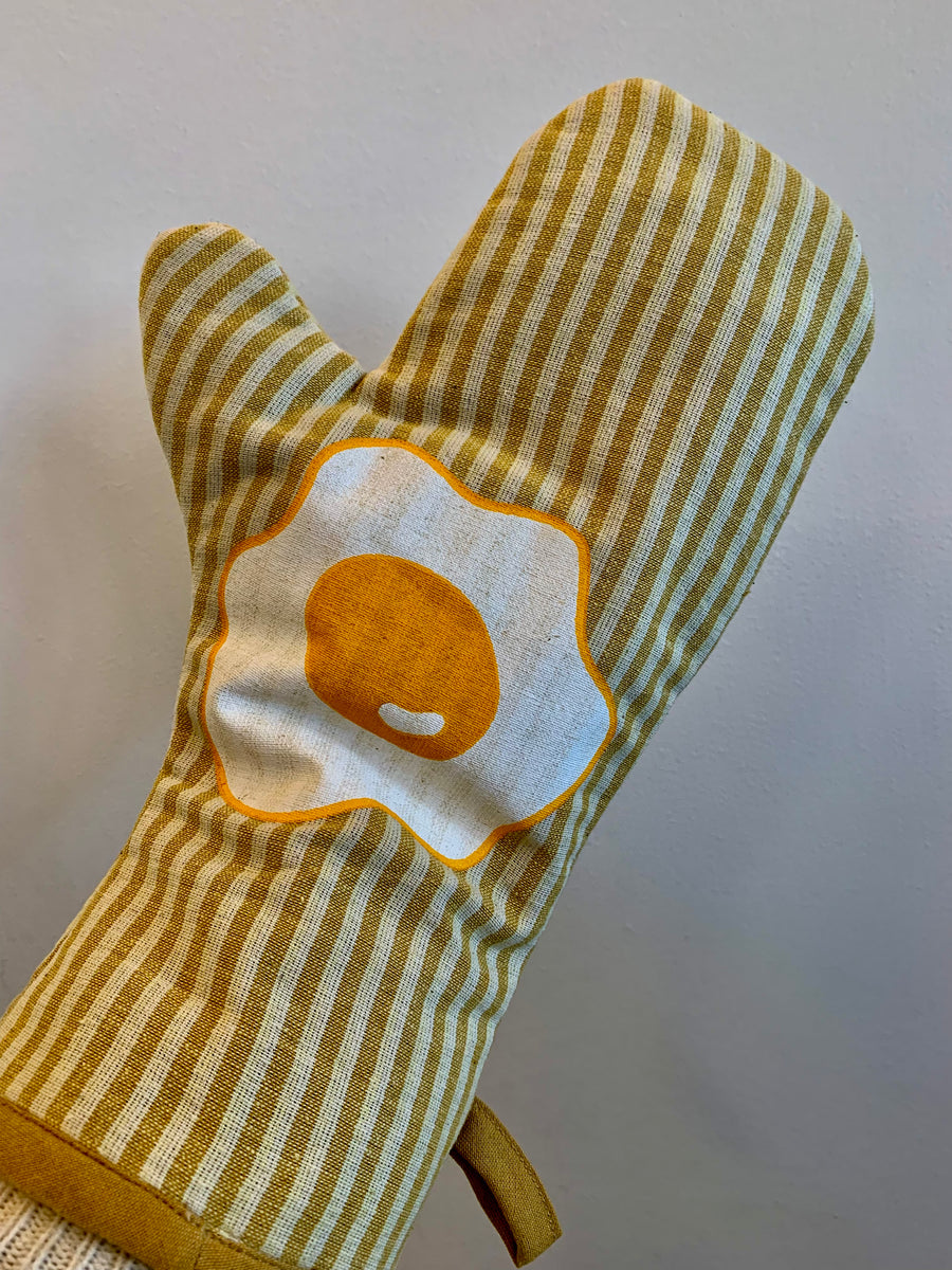 Fried Egg Oven Mitt – Fair Trade Handwoven Cotton Oven Glove (Nepal)