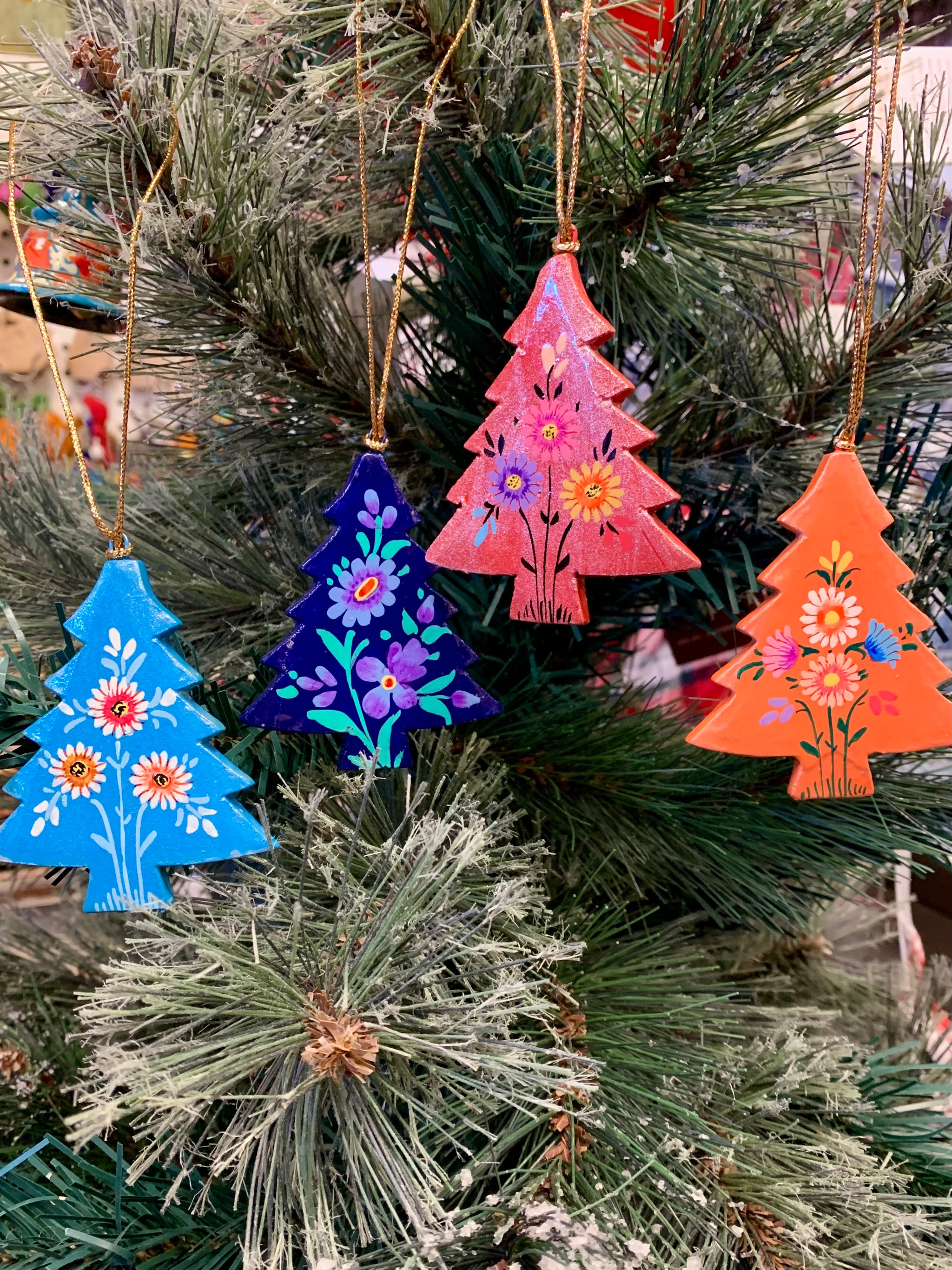 Hand Painted Wooden Small Christmas Tree Decoration - Modern Flower Design – Fair Trade Kashmiri Christmas Ornament