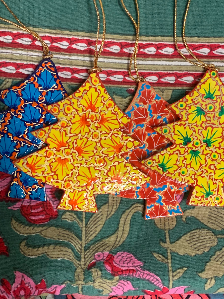 Hand Painted Wooden Large Christmas Tree Decoration - Traditional Chinar Leaf Design – Fair Trade Kashmiri Christmas Ornament