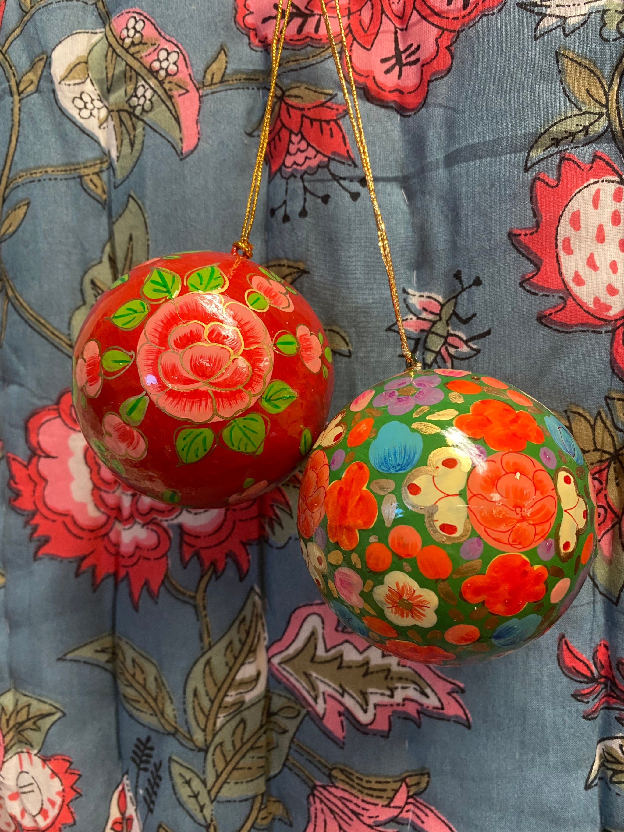 Vintage Flower -Christmas Decoration Bauble- Kashmir