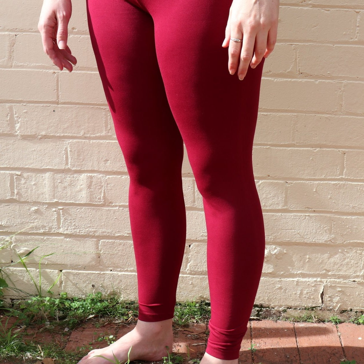 Organic Cotton leggings in a maroon colour