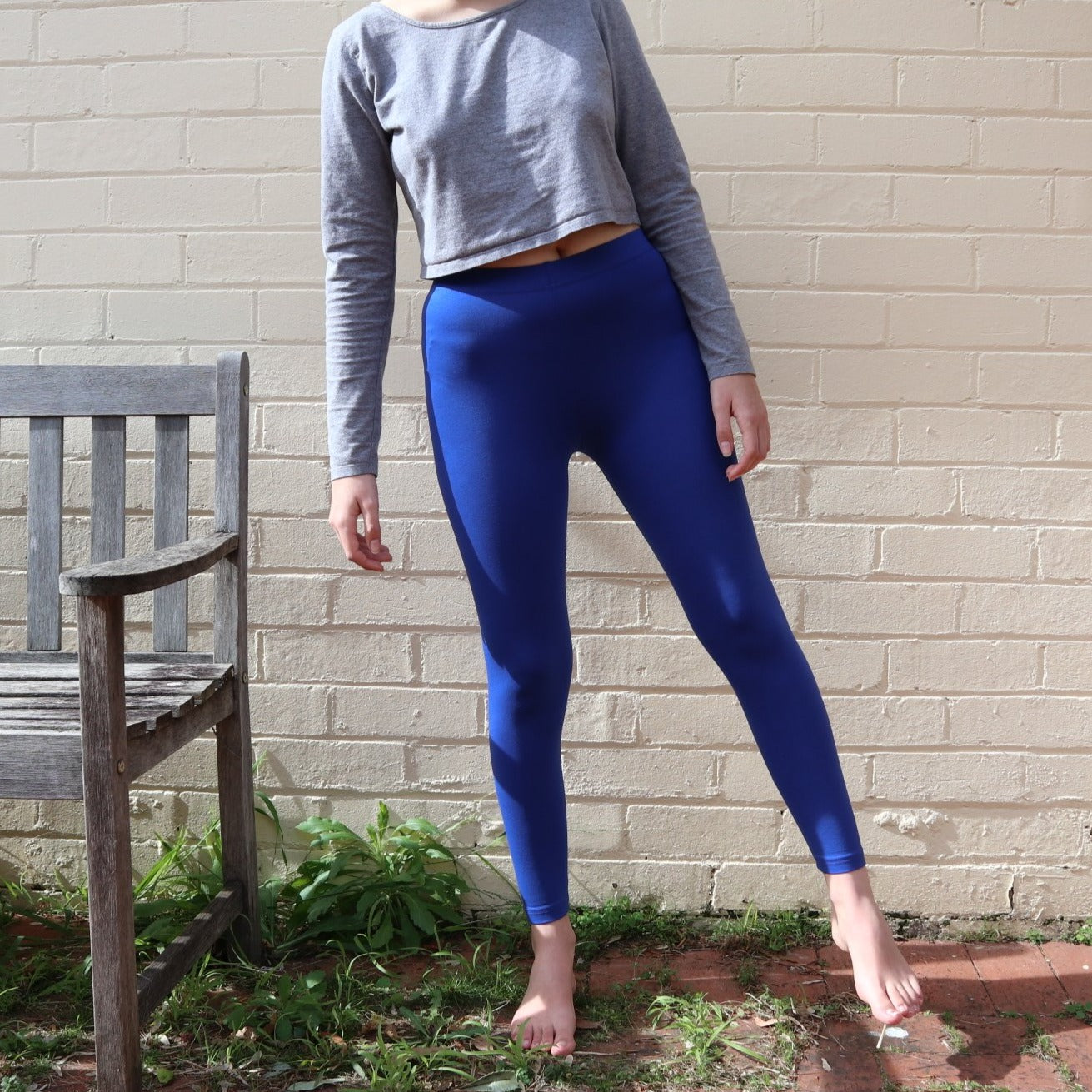 Organic Cotton leggings in a deep blue colour 