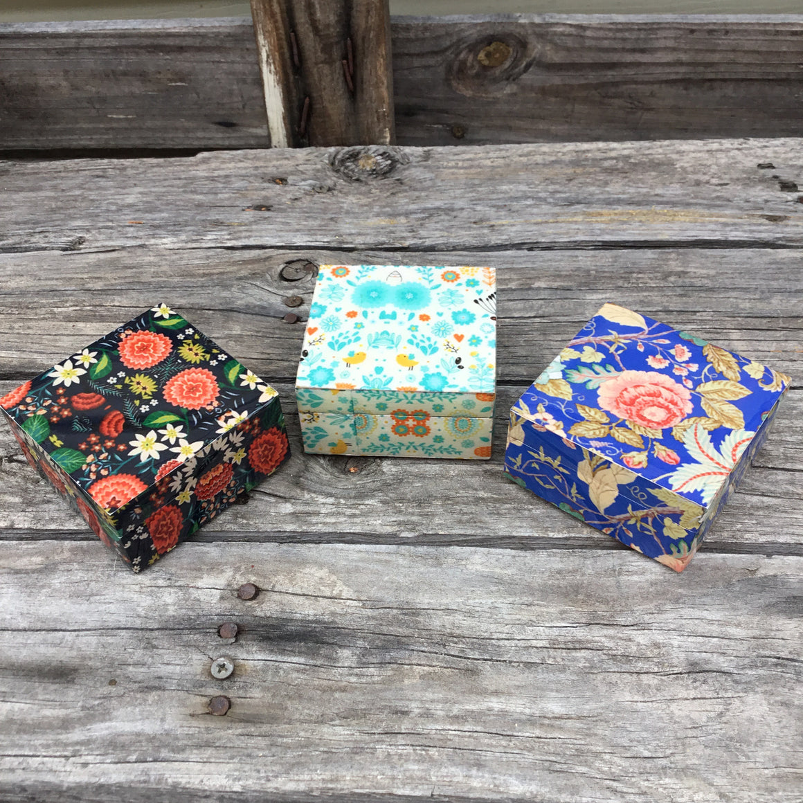 Fair Trade Box 3 x 3 Flower Design
